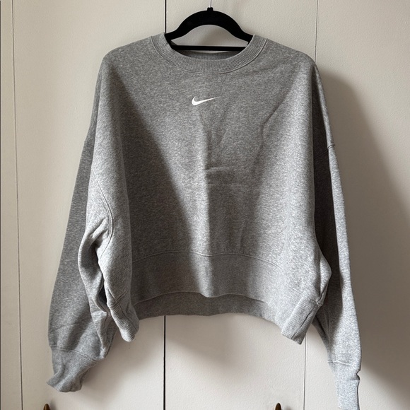 Nike Heather Gray cropped Crewneck Sweatshirt - Picture 5 of 9